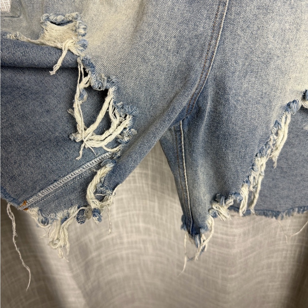 Athina woman Sz M Long sleeve denim romper blue distressed cut out snap button - Picture 3 of 9